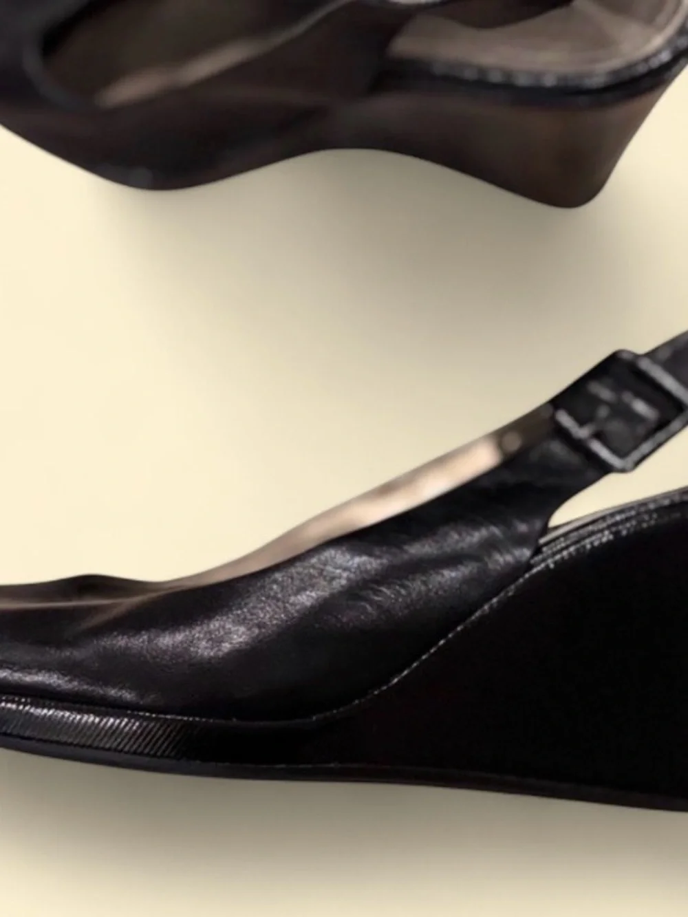 Kenneth Cole Reaction Black Leather Wedge Sandals Peep Toe Slingback Size 8m